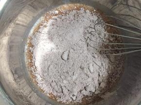 倒入牛奶液中,