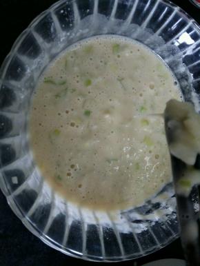 搅拌均匀，用筷子提起可以呈直线滴落。