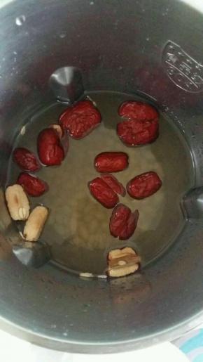 加入1100ml的水。