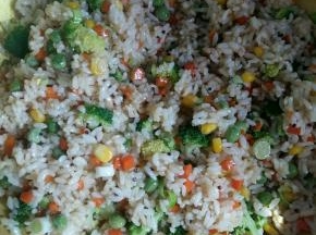 临出锅撒少许盐。搅拌均匀即可关火出锅。