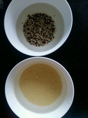 藜麦和小米我是前一天晚上泡上的，在冰箱里冷藏浸泡了一夜。