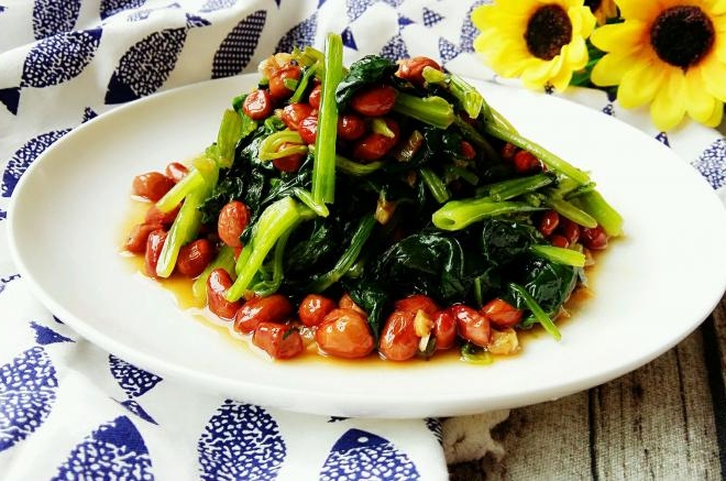 酸甜开胃的果仁菠菜