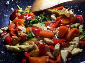 加小半碗水，闷5分钟大火收汁