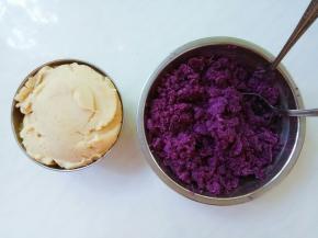 准备好皮、馅料。