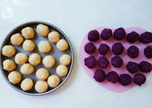 分别分成20份，搓成球，每份20g。