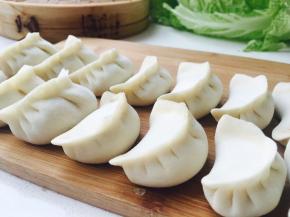 包成饺子。
