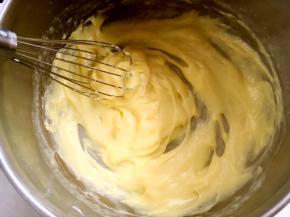 边加热边搅拌，熬制浓稠状态即可