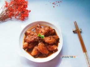 撒上芝麻点缀，香甜可口。