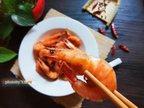 外壳酥脆，虾肉椒香。