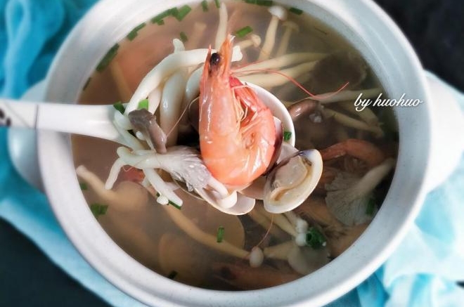 菌味海鲜汤