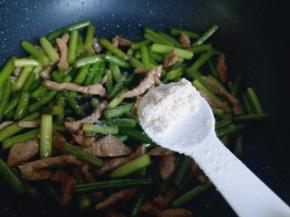 加入鸡粉