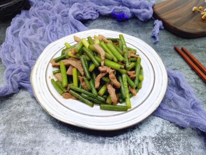 蒜薹炒肉丝