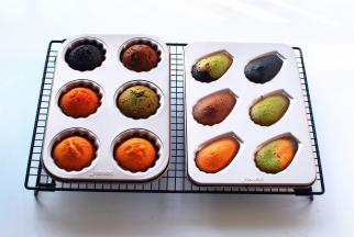 烤箱上下火190度预热5分钟，然后将模具放入烤箱中层，深纹路的玛德琳烤20-25分钟，浅纹路的玛德琳烤12-15分钟。