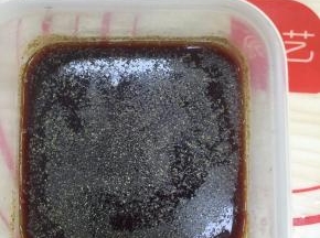 2. 把所有调料放在一起搅拌均匀