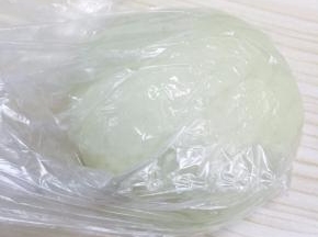 7. 包上保鲜膜醒面30-50分钟