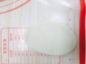 13. 用擀面杖擀成牛舌状，这个图要横着看