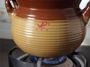 大火煮沸腾，沸腾后煮15分钟左右。