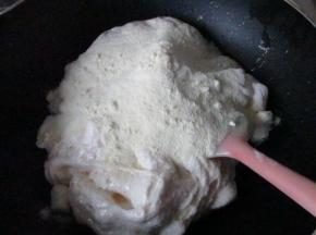 棉花糖融化后加入奶粉