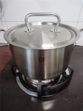 盖锅煮10分钟。