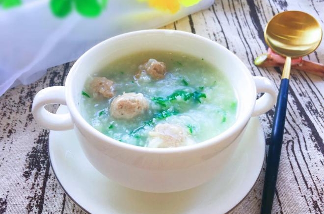 早餐+养身养心粥 青菜丸子粥