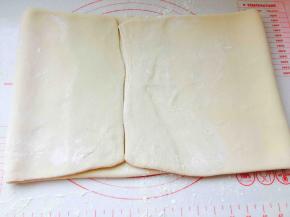 左侧五分之一向右侧折叠，右侧五分之三向左侧折叠