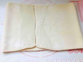 左侧五分之一向右侧折叠，右侧五分之三向左侧折叠