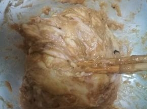 加入融化好的红糖姜汁拌匀