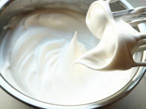 继续打发至中性偏干状态。