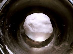 揉成光滑的面团