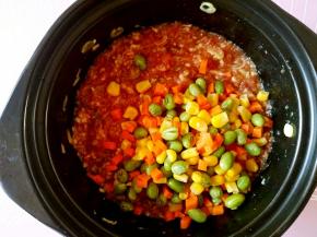 拌匀之后倒入彩蔬。