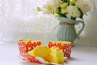 美味的北海道戚风蛋糕就做好的，松软的蛋糕裹上细腻顺滑的馅料，特别好吃