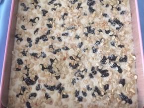 最后撒上椰蓉
送入烤箱189度烤40分钟