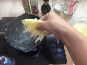 放入土豆丝