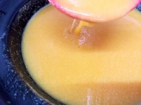 一边煮一边搅拌，熬煮至煮开就可