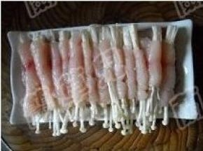 逐一卷好全部鱼卷。