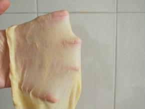 能抻出结实不易破的薄膜即可。