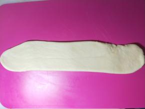 按扁后再擀开。