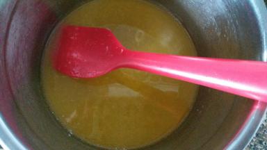 黄油加白砂糖隔水融化