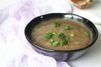 做好的胡辣汤虽然其貌不扬但好喝极了