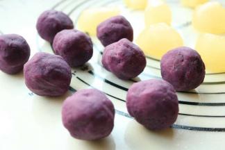 紫薯馅分成25克一个