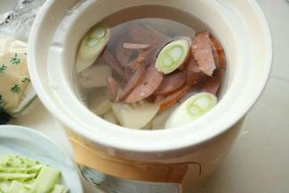 加水没过食材。