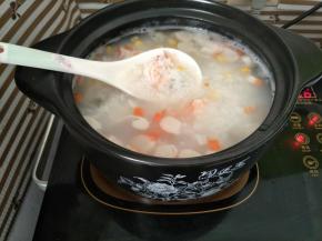 等所有食材熟后，加盐调味
