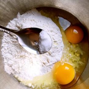 加适量食盐调味