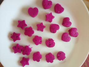 还可以用芋圆模具压出自己喜欢的形状。