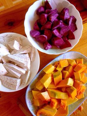 除了红心火龙果，我还备了芋头、南瓜、紫薯。