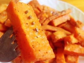 成品。甘梅地瓜要趁热吃最好吃哈！
