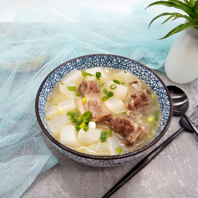 牛排萝卜滋补汤