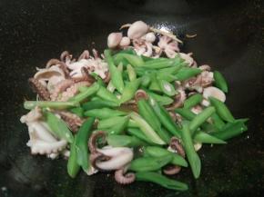 再发豆角翻炒，