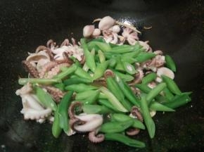 再发豆角翻炒，