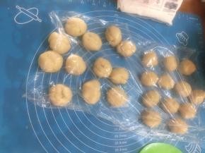 油皮和酥皮分成12份